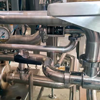 Execução de projeto: Adequação CIP, Sala de envase de refrigerante - Metaltec Montagens 